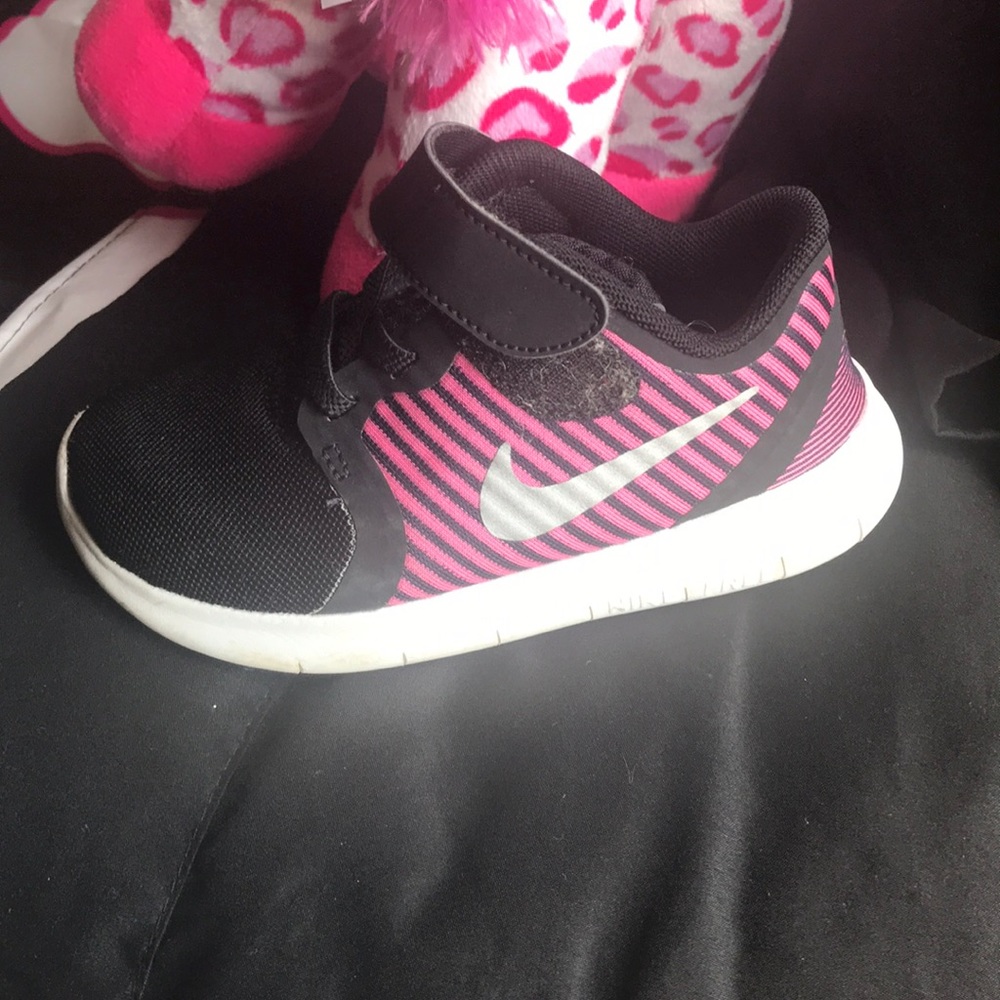 Girls Nike shoes.